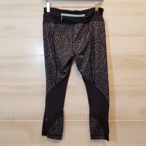 {8} Lululemon Run Inspire Block It Pocket Net Pop Black Gray Cropped Leggings - Picture 4 of 11
